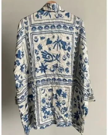 Shop Parker Posey The White Lotus S03 Victoria Ratliff Printed