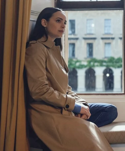 Anna-De-La-Vega-My-Oxford-Year-Beige-Coat-