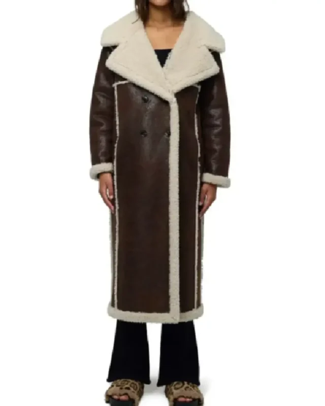 Shop Gigi Hadid New York City 2025 Faux Shearling Brown Leather Coat For Sale