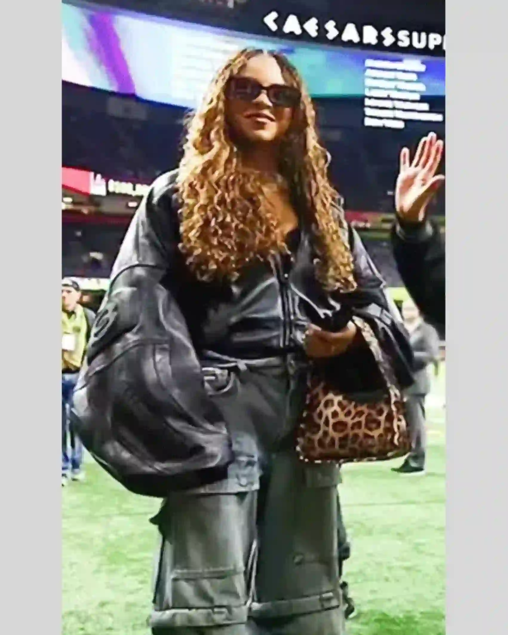 Super Bowl LIX Halftime Show 2025 Beyoncé Black Oversized Leather Jacket For Sale