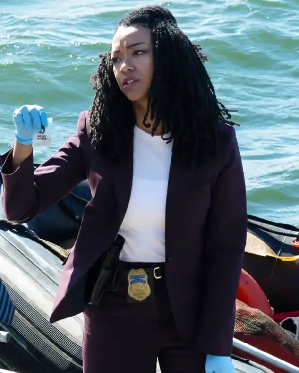 Boston Blue S01 Lena Silver Purple Suit