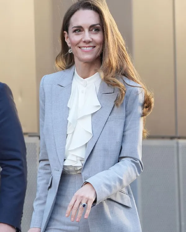 Buy Kate Middleton Roland Mouret Grey Suit sale