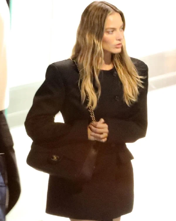 Margot Robbie Black Blazer