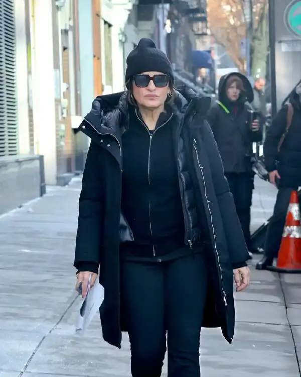 Mariska Hargitay Law and Order_ SVU Black Coat