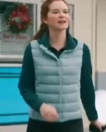 Shop Emily Lane Mistletoe Murders Tv Series S02 Sarah Drew Blue Puffer Vest Sale