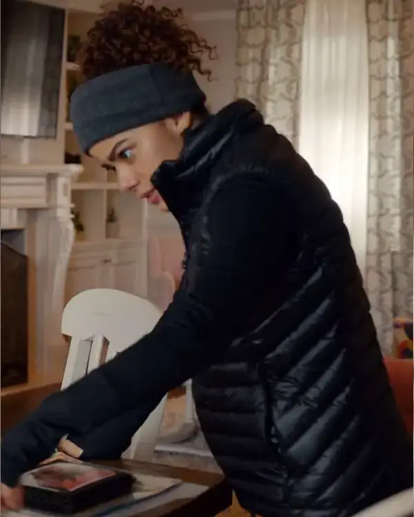 Antonia Gentry Ginny & Georgia S02 Black Vest For Sale