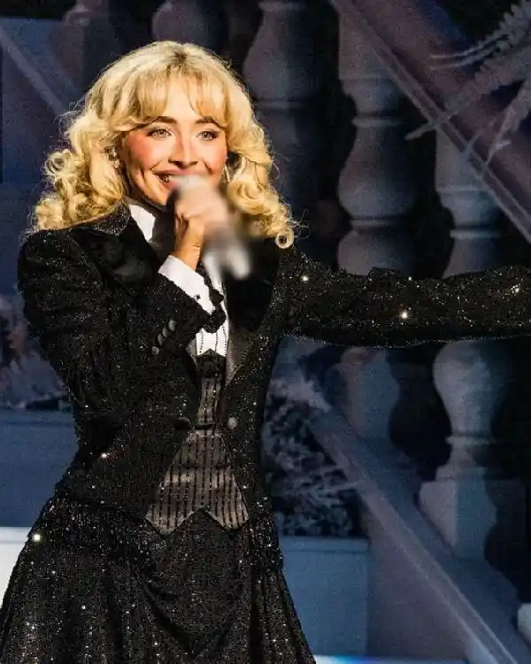 Sabrina Carpenter Grammy Black Sequin Blazer